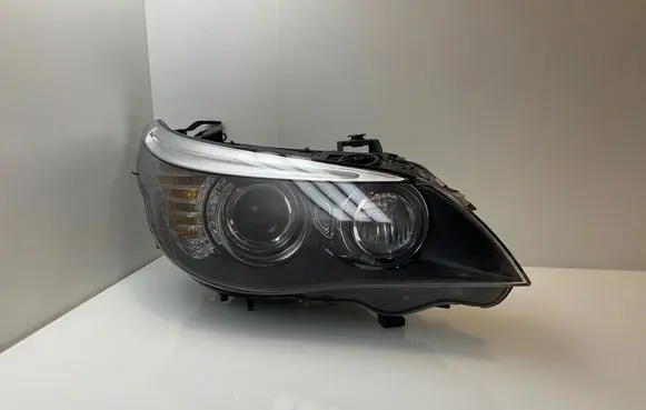 BMW 5 E60 E61 Headlight/headlamp 7044676