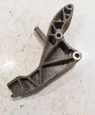 Opel Astra H Engine mounting bracket 13125634