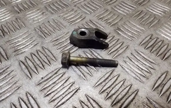 Chevrolet Captiva Fuel Injector clamp holder