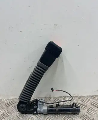 BMW 5 F10 F11 Front seatbelt buckle 7328841
