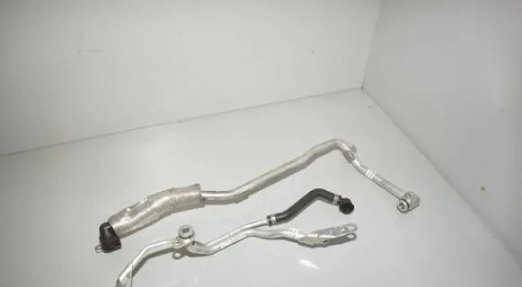 BMW 1 F40 Engine coolant pipe/hose 8584835 8589047 11538584835