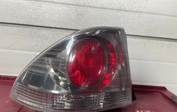 Lexus IS 200-300 Rear/tail lights