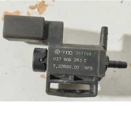 Volkswagen Touran I Turbo solenoid valve 037906283C 72288000 05T158