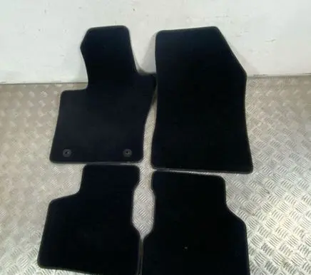 Alfa Romeo Tonale Car floor mat set 01581700070