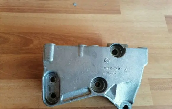 Dacia Logan II Engine mounting bracket 112317173R