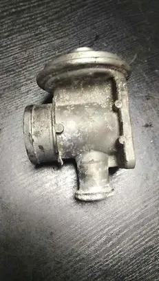 BMW 5 E39 EGR valve 7785452