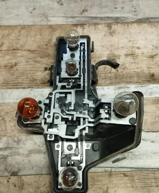 Volkswagen Touran I Tail light bulb cover holder 1T0945258 1T0945258A