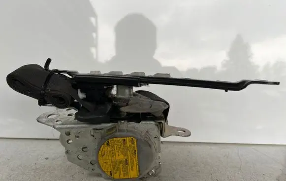 Toyota RAV 4 (XA30) Front seatbelt J082512
