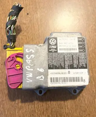 Volkswagen PASSAT B6 Airbag control unit/module 5N0959655A 391135 19H13S1815