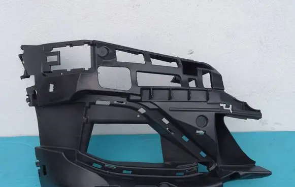 BMW 8 G15 Front bumper mounting bracket 8074788
