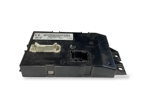 Renault Master II Comfort/convenience module P8200584663 8200584663