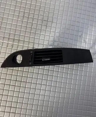 Toyota Corolla Verso AR10 Dash center air vent grill 5566064020 5567064810