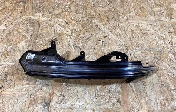 Porsche Cayenne (9Y0 9Y3) Front fender indicator light 9y1949101d