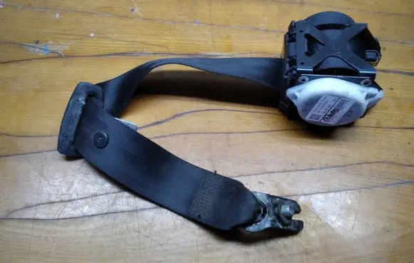 Audi Q3 8U Rear seatbelt 8U0857805