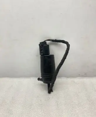 BMW 5 E60 E61 Windscreen/windshield washer pump 8377612