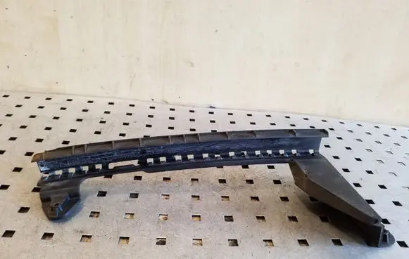 Audi Q7 4L Rear door windshield rail 4L0839067