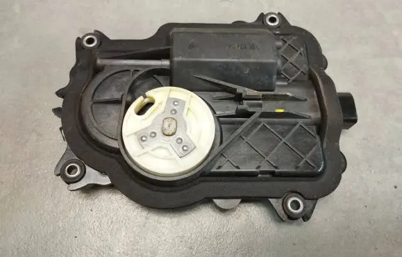 Volkswagen Phaeton Front door soft close latching motor 3D0837059B