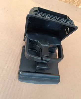 Cup holder front