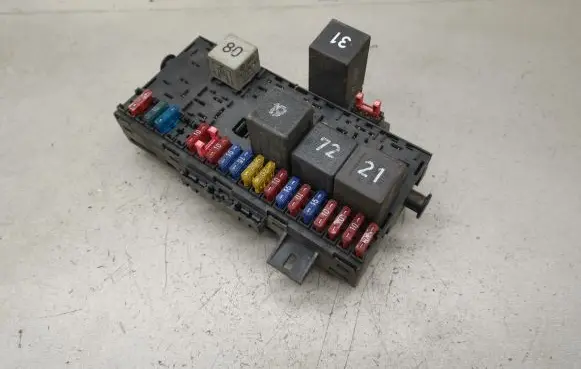 Volkswagen Golf II Fuse module 171941813D 191955532