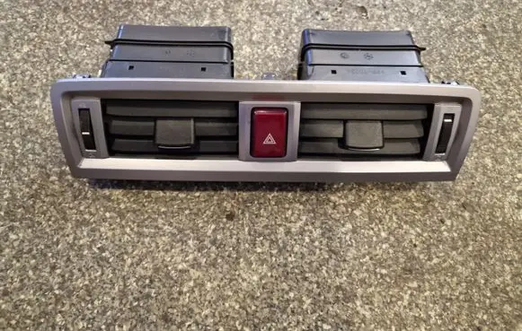 Subaru Legacy Dash center air vent grill