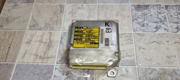 Toyota Prius (XW20) Airbag control unit/module 8917047390 1523006951