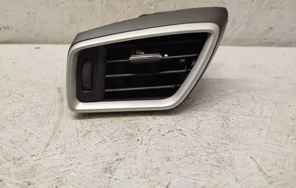 Nissan Qashqai Dashboard side air vent grill/cover trim PG05LZ08 687614EH0A 687614EA0A