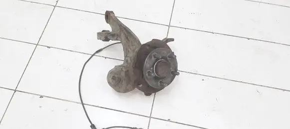 Toyota Avensis T250 Rear wheel hub spindle/knuckle 