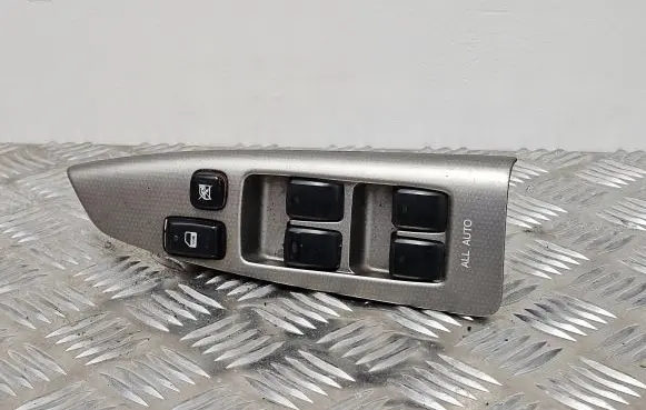 Toyota Corolla Verso E121 Electric window control switch 8404013081 514953