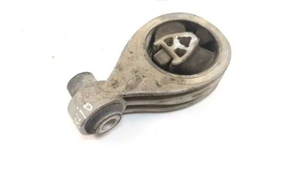 Nissan Qashqai Engine mount bracket