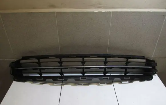 Ford Mondeo Mk III Tow hook cap/cover 