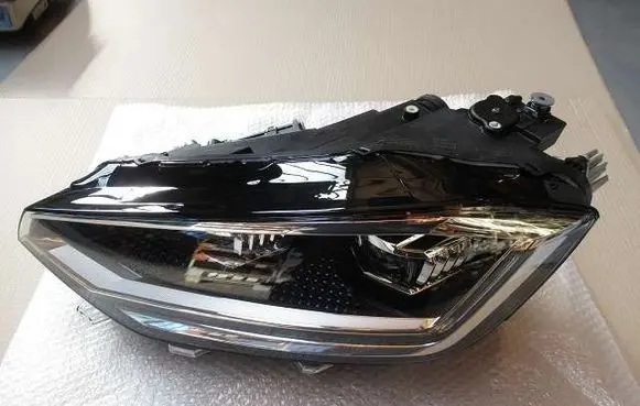 Volkswagen Golf Sportsvan Headlight/headlamp 90141146