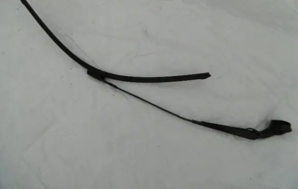 Windshield/front glass wiper blade