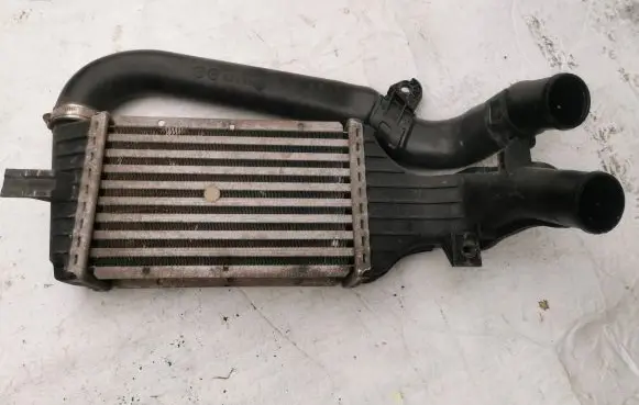 Opel Zafira A Intercooler air channel guide 24406701 57965