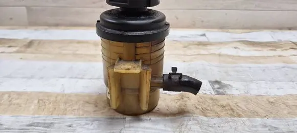Power steering fluid tank/reservoir