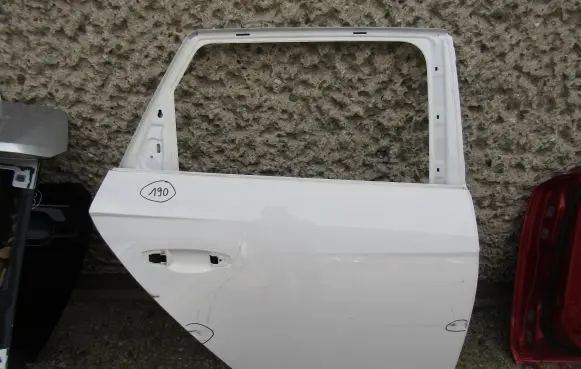 Seat Leon (5F) Rear door