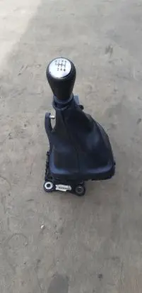 Nissan Qashqai Gear selector/shifter in gearbox 50467691