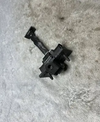 Citroen C4 II Rear glass lock/latch C762 9801290880