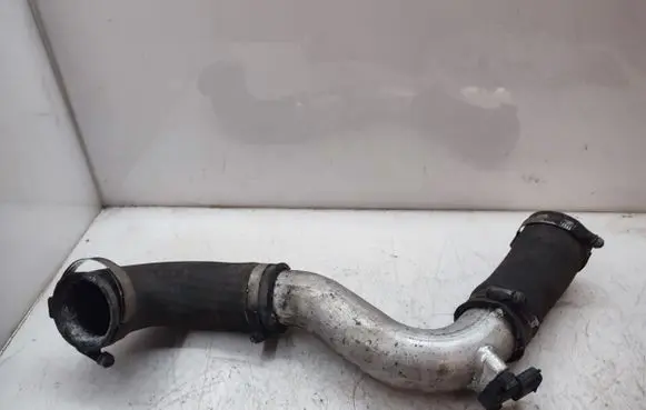 Air intake hose/pipe