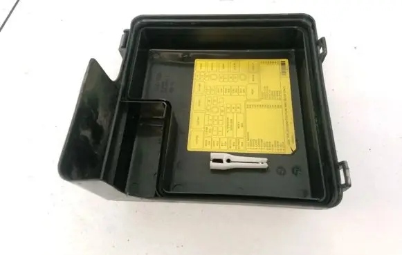 KIA Ceed Fuse box cover