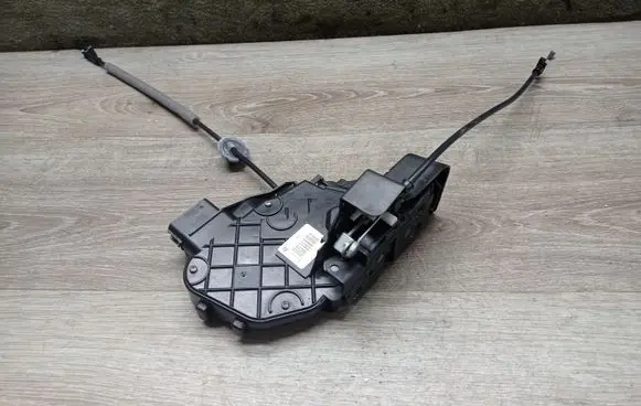 Volvo S80 Front door lock 31253665 986902104