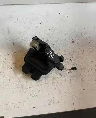Audi A4 S4 B7 8E 8H Tailgate/trunk/boot lock/catch/latch 8P4827505C