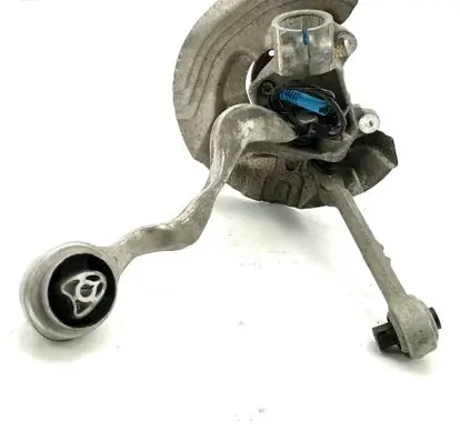 Front wheel hub spindle knuckle