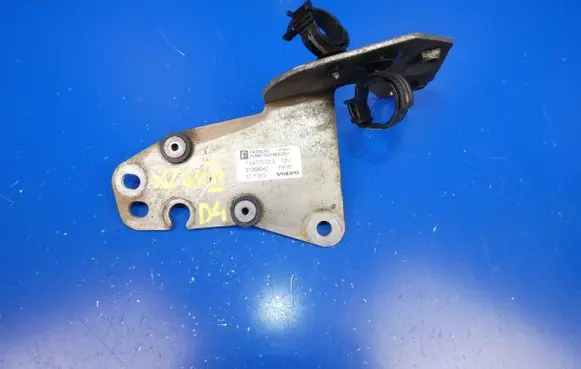 Volvo XC60 Water pump 31368042 17T312 704773020