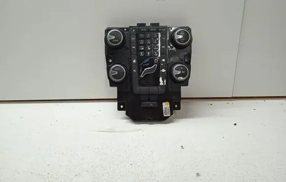 Volvo V40 Climate control unit 31288104