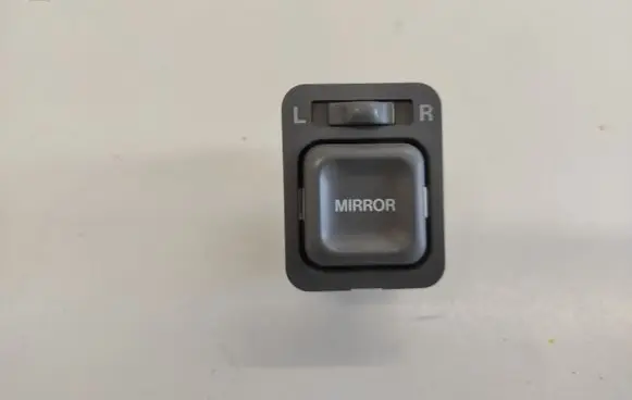 Wing mirror switch