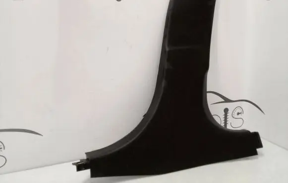 (B) pillar trim (bottom)