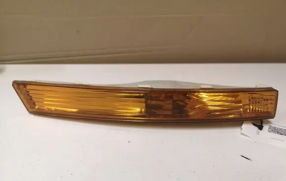 Front fender indicator light