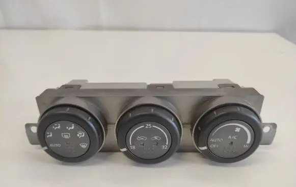 Nissan X-Trail T30 Climate control unit 27500EQ410 A0200018A04000