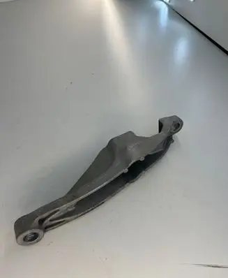 BMW 5 G60 G61 Sway bar bush bracket, front 6898107