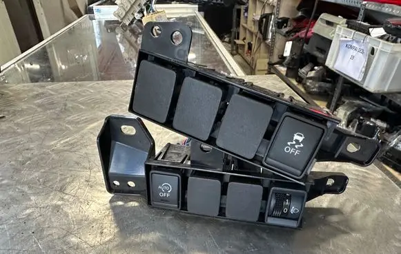 Nissan X-Trail T32 Headlight level height control switch